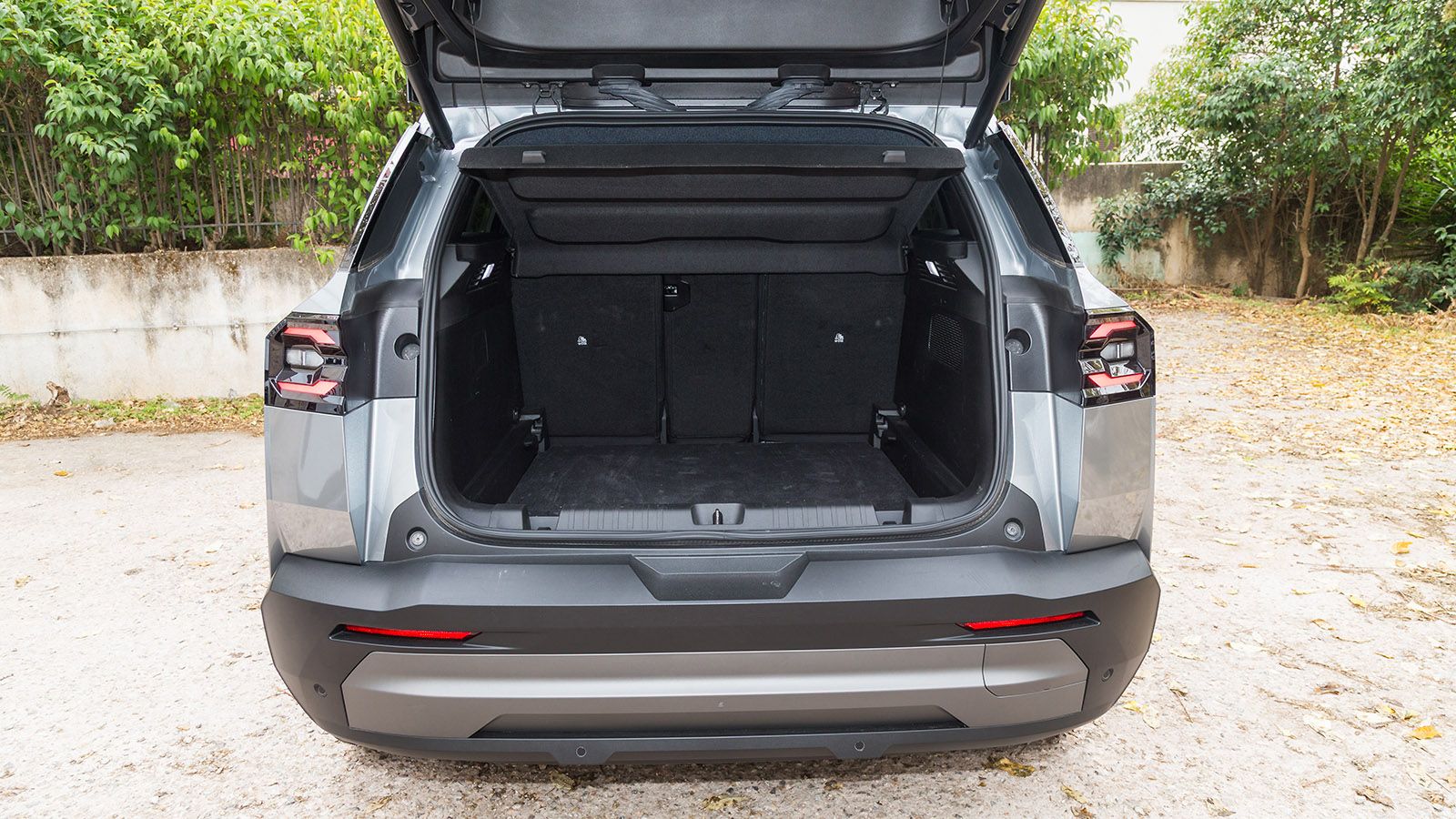 Δοκιμή Jeep Compass e-Hybrid 145 PS: Καίει 5,5 λτ. στο ταξίδι, χωράει οικογένεια